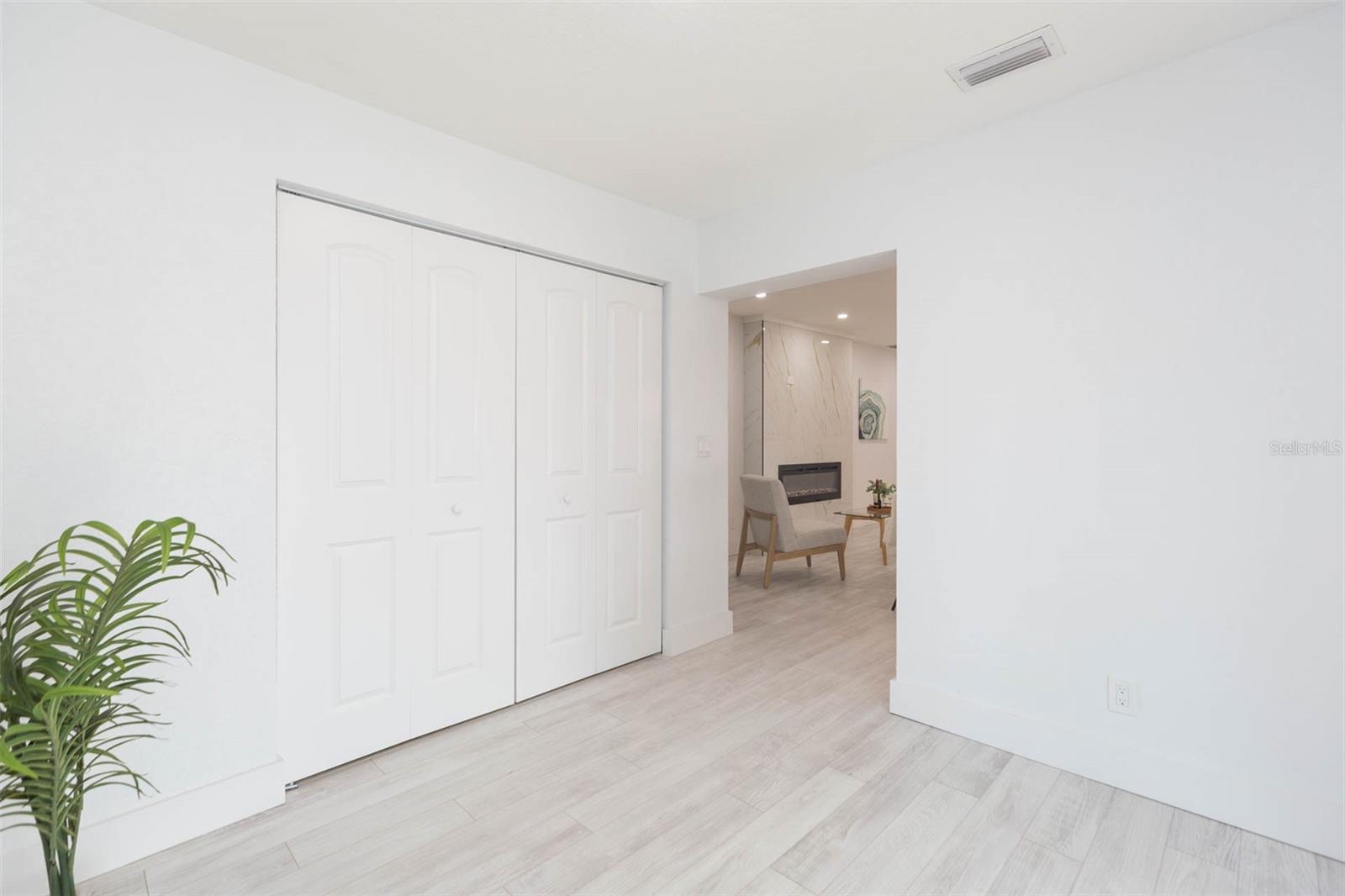 BAY CREST PARK UNIT 04 - Residential