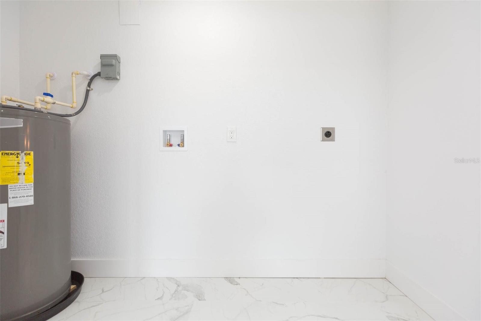 BAY CREST PARK UNIT 04 - Residential