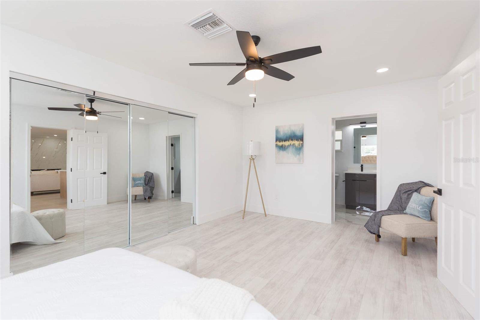 BAY CREST PARK UNIT 04 - Residential