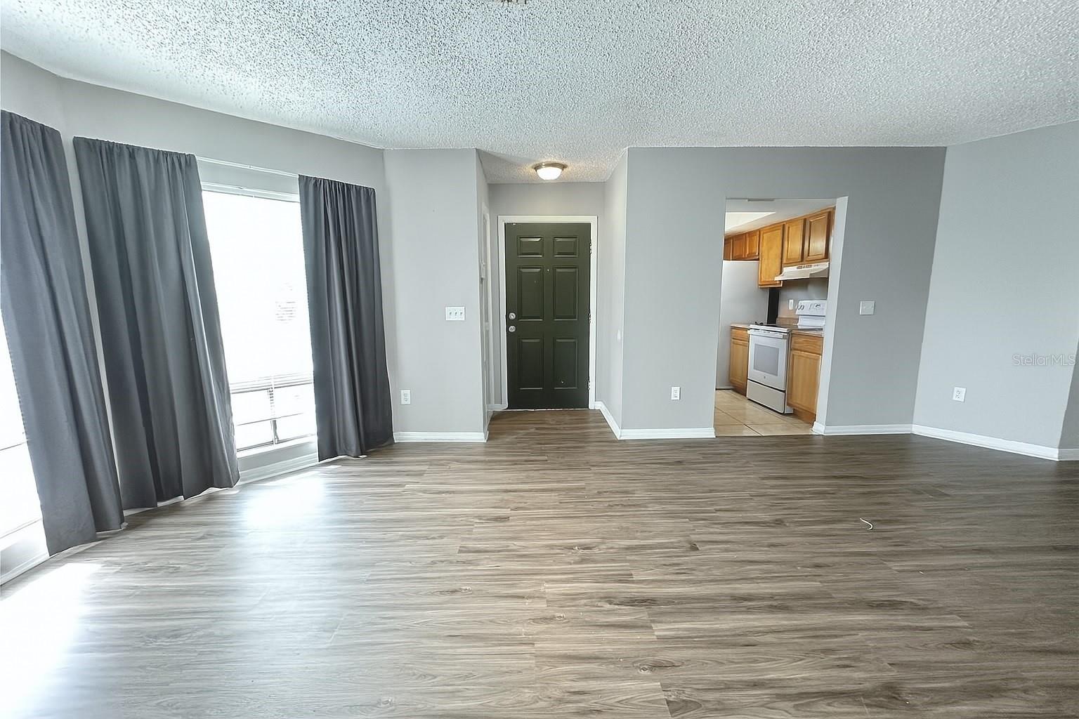 Spacious 2 bedrooms 2 bathrooms, recently remodeled and freshly painted. Ready to move in. New roof in all buildings, rear windows recently replaced, all buildings recently painted by the association. No Special Assessment. Unit vacant and ready to move in or to rent.