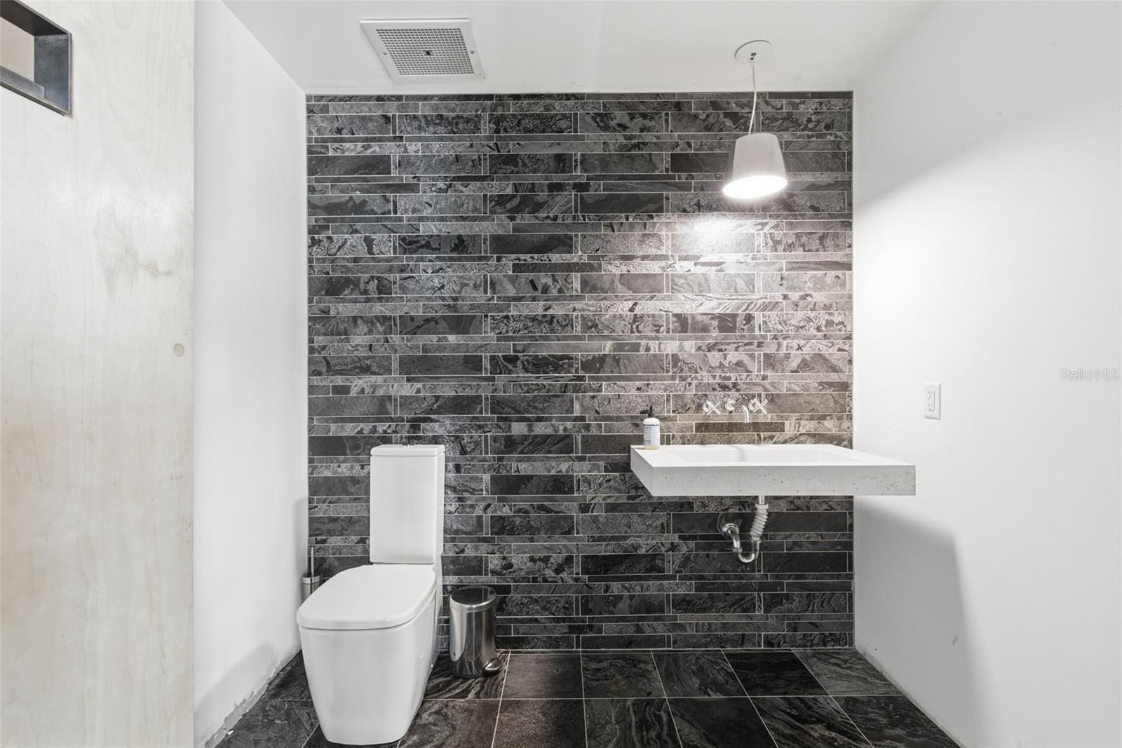 VICTORY LOFTS A CONDO - Commercial Sale