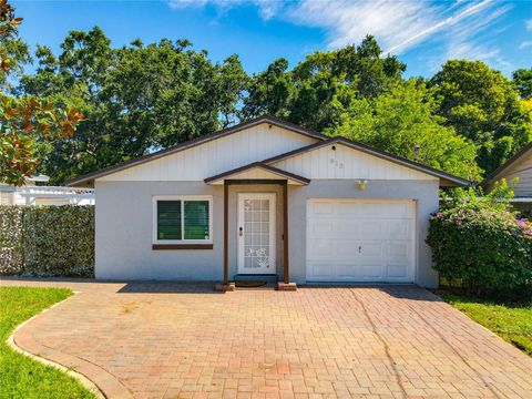 Photo of 813 25th Street, Orlando, FL 32805 (MLS # O6359133)