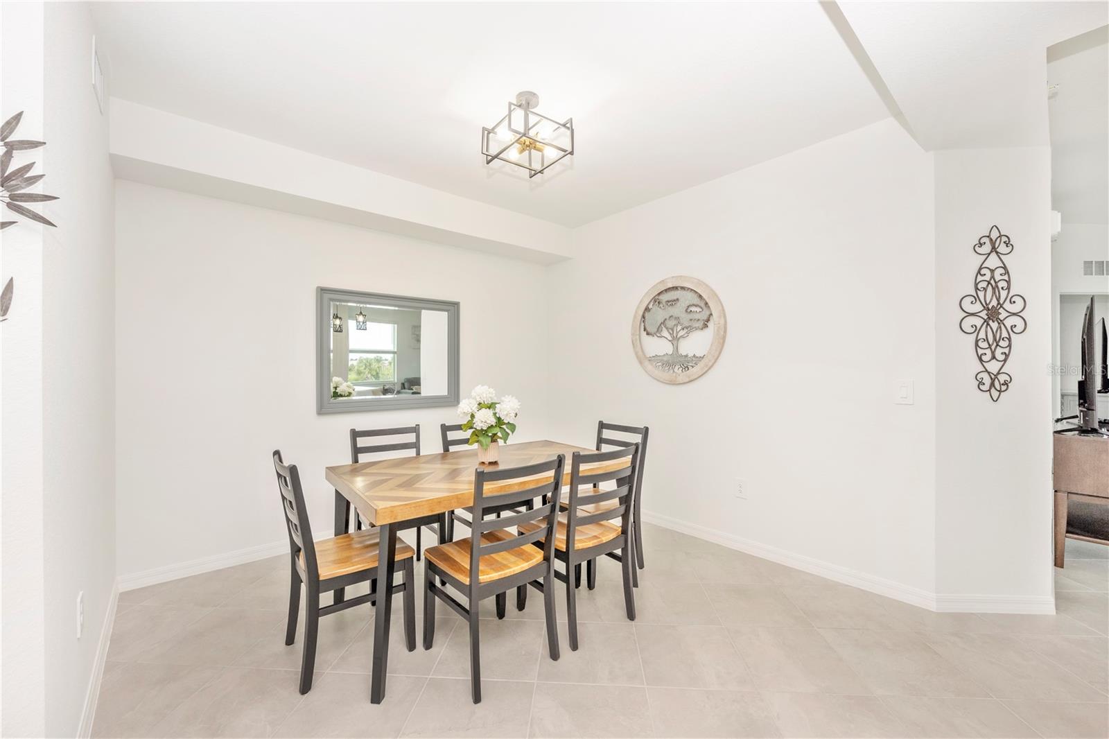 WELLEN PARK GOLF & COUNTRY CLUB - Residential Lease