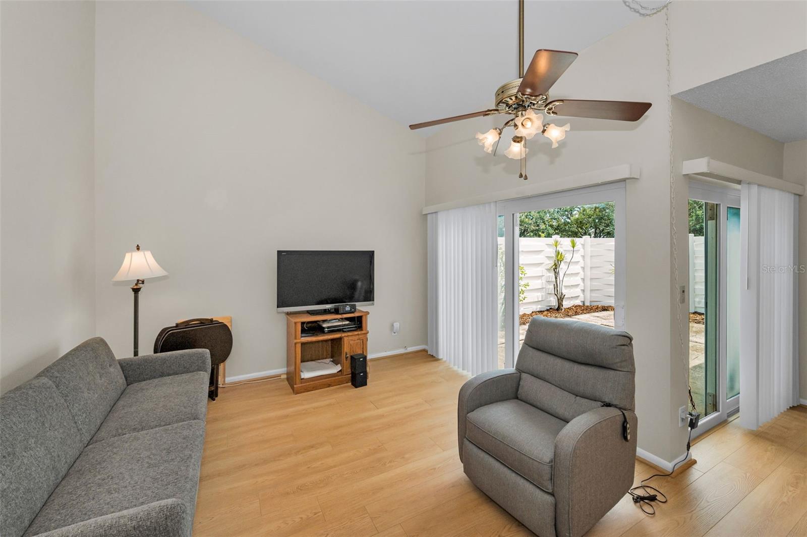 2628 BARKSDALE COURT B