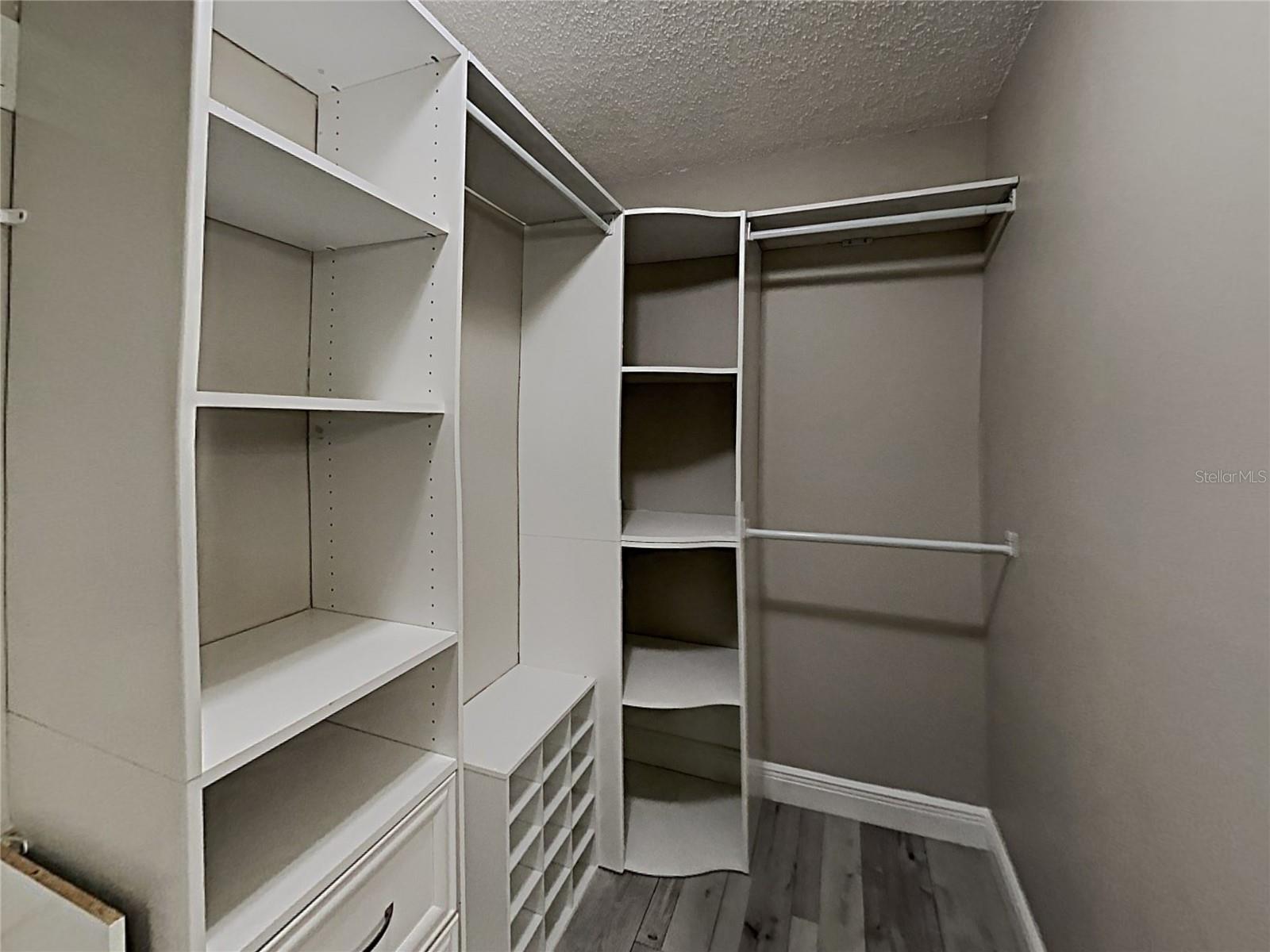 COUNTRY CREEK THE TRAILS AT - Residential