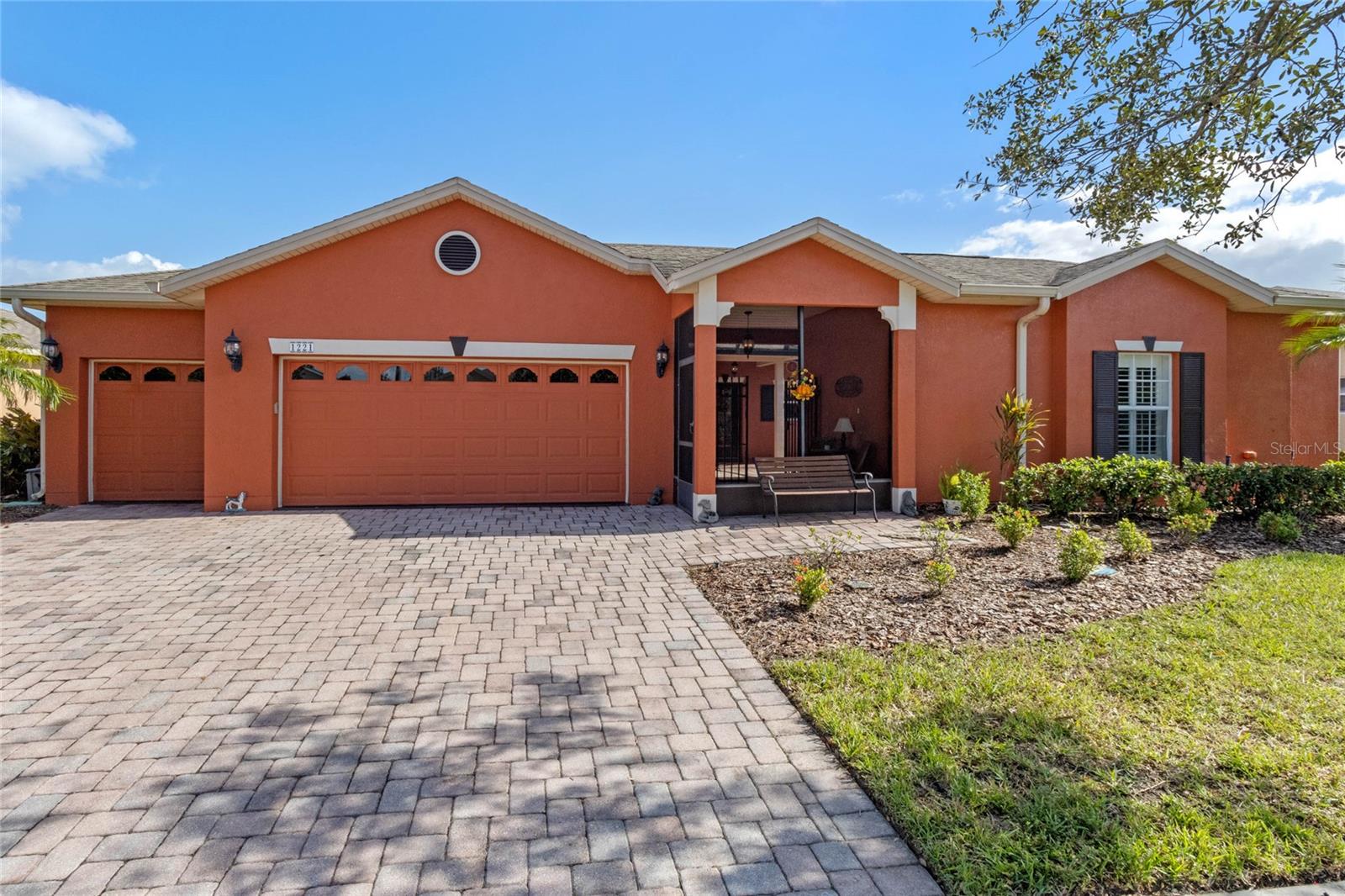 1221 GLENDORA ROAD N