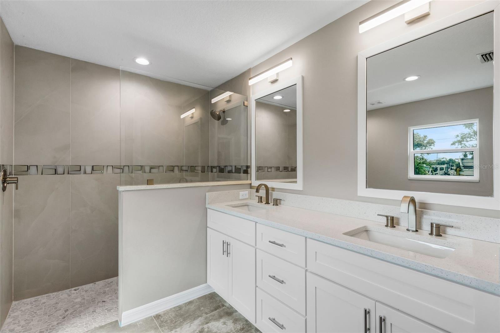 BAY VISTA BLVD ADD 03 - Residential