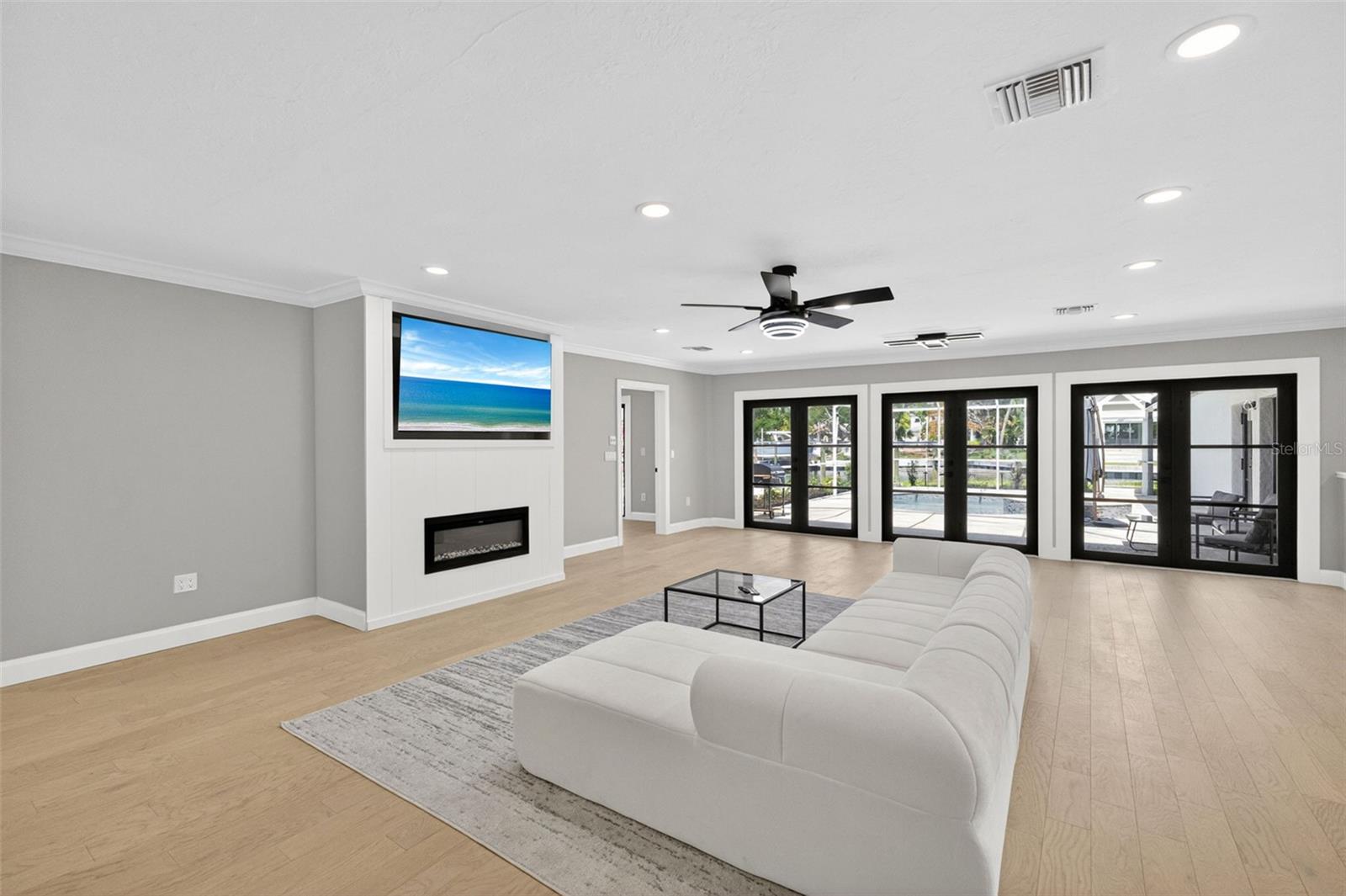 SARA SANDS - Residential