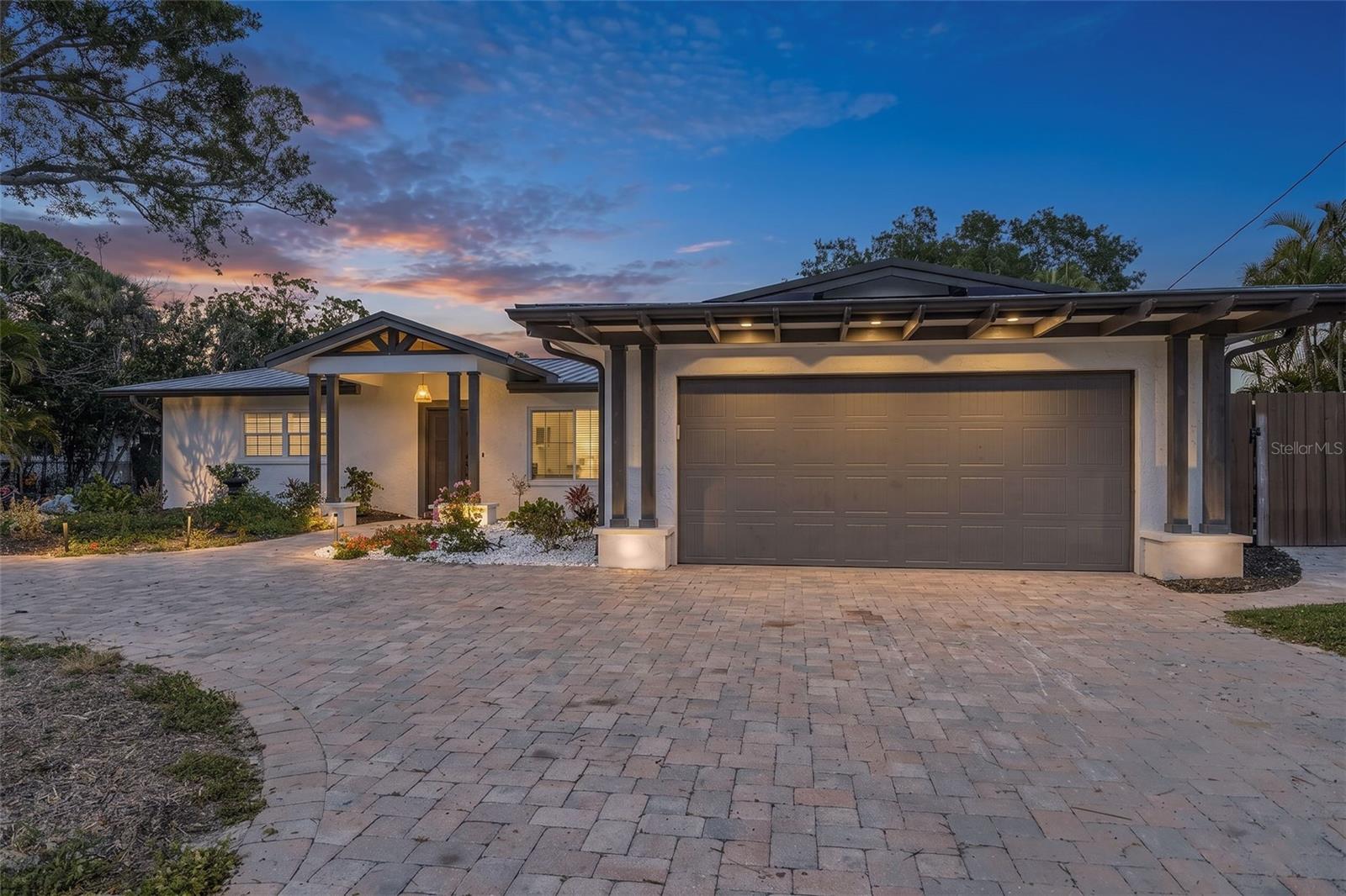 SARA SANDS - Residential