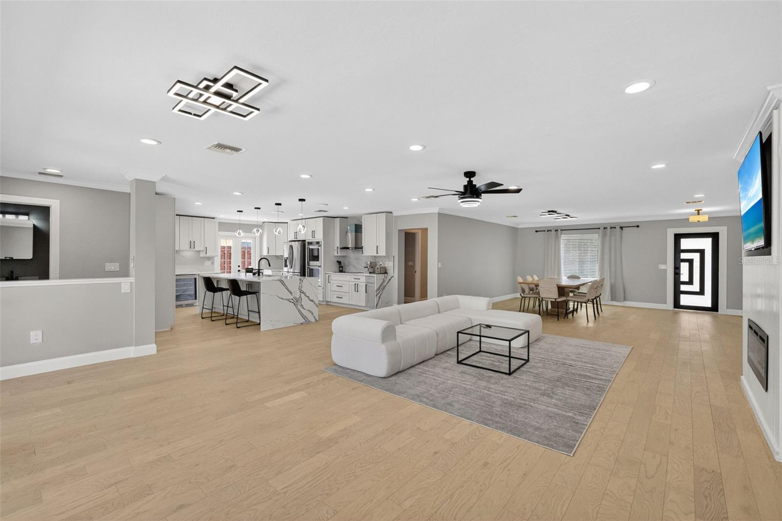 SARA SANDS - Residential