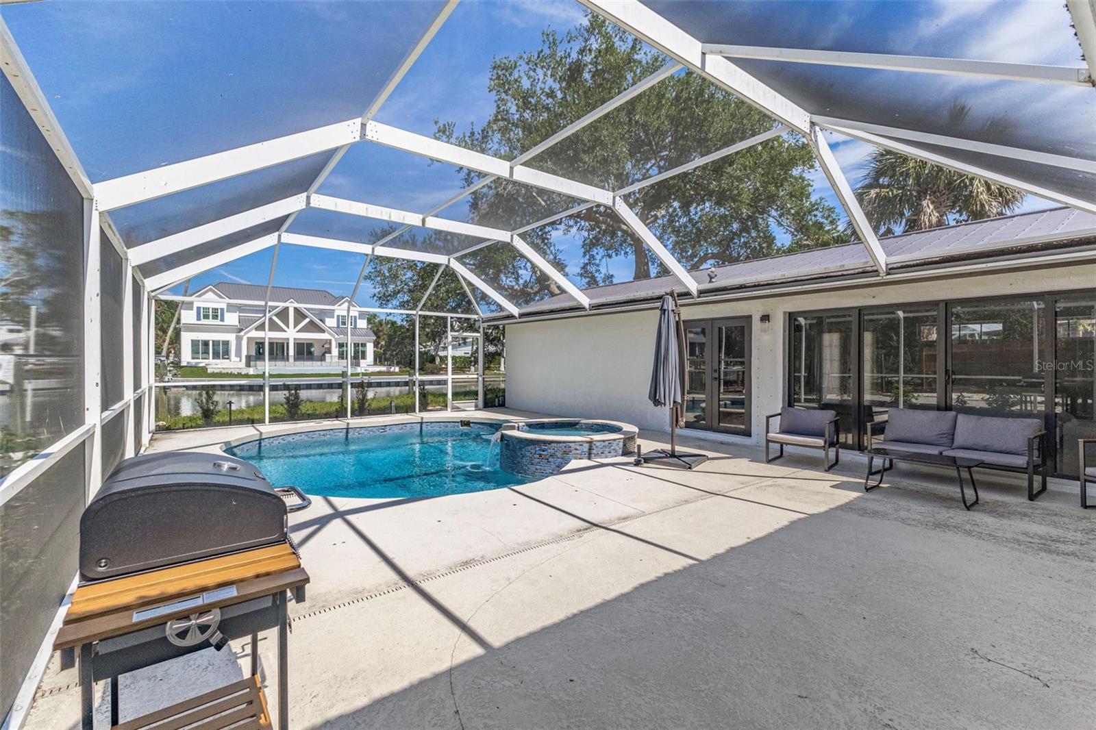SARA SANDS - Residential