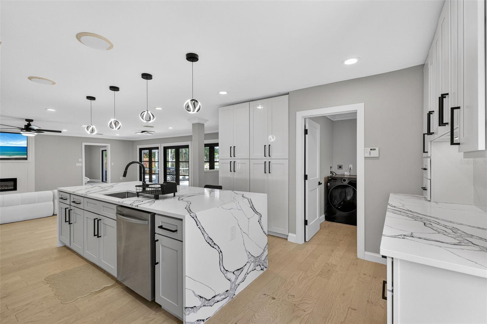 SARA SANDS - Residential