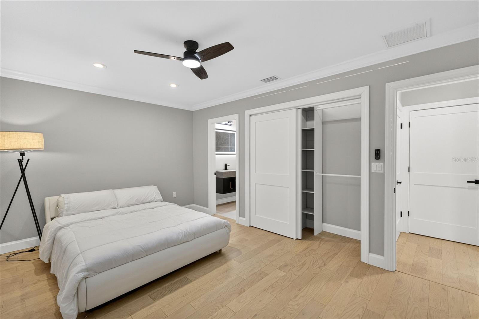 SARA SANDS - Residential