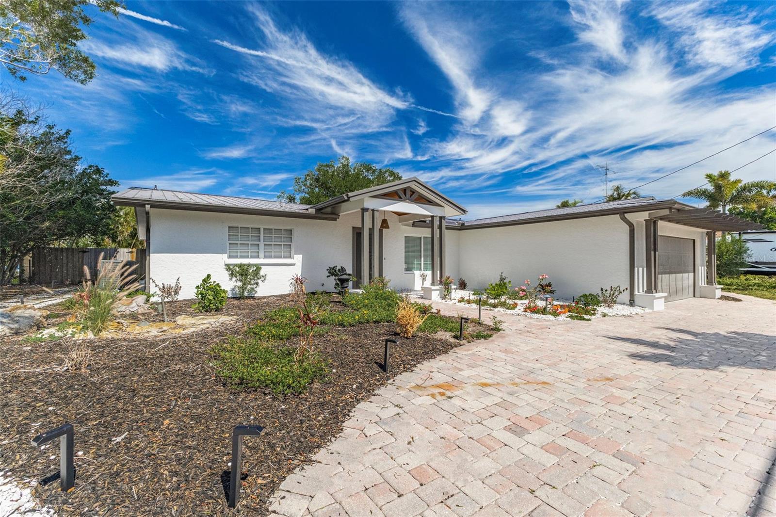 SARA SANDS - Residential