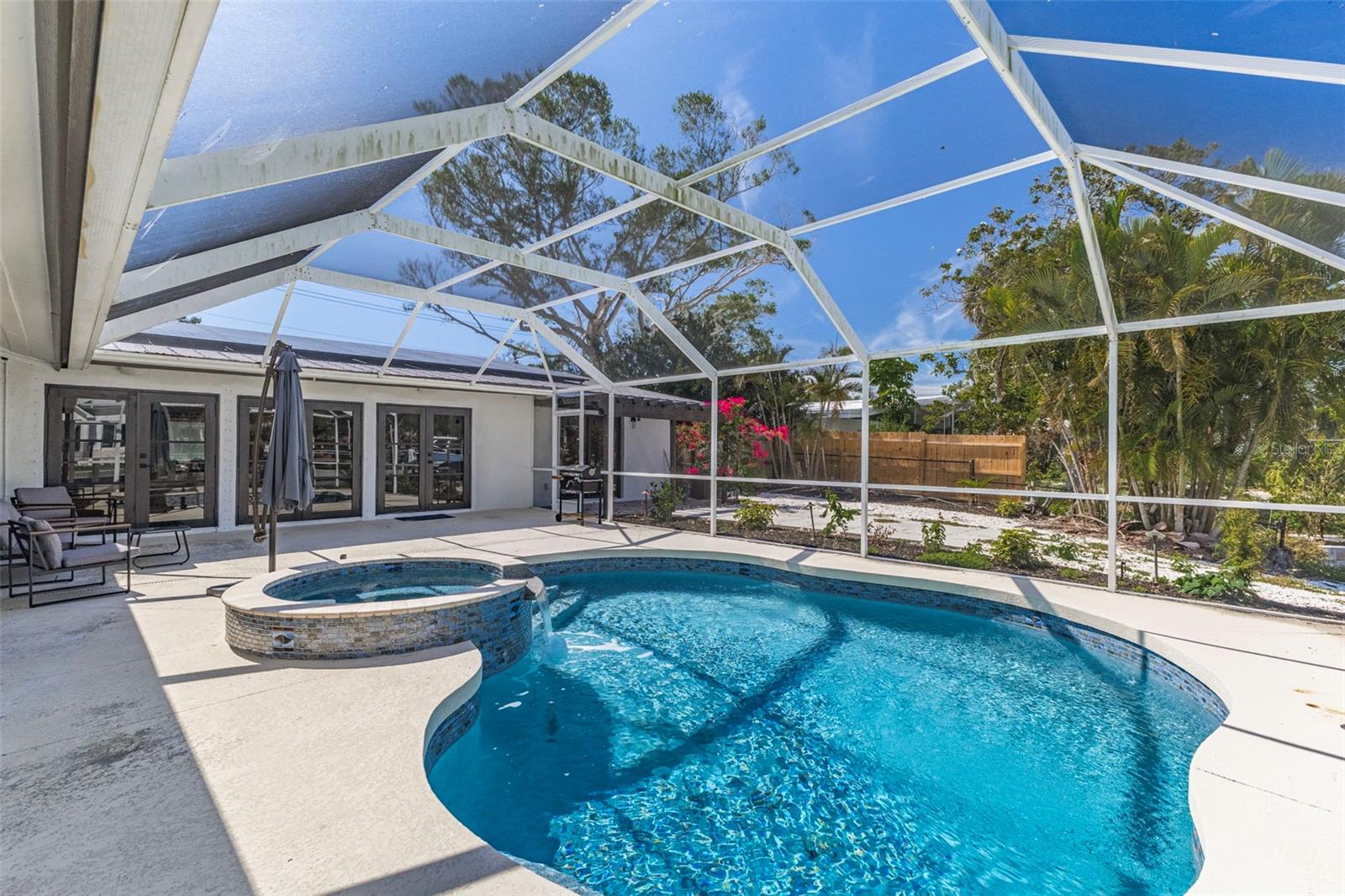 SARA SANDS - Residential