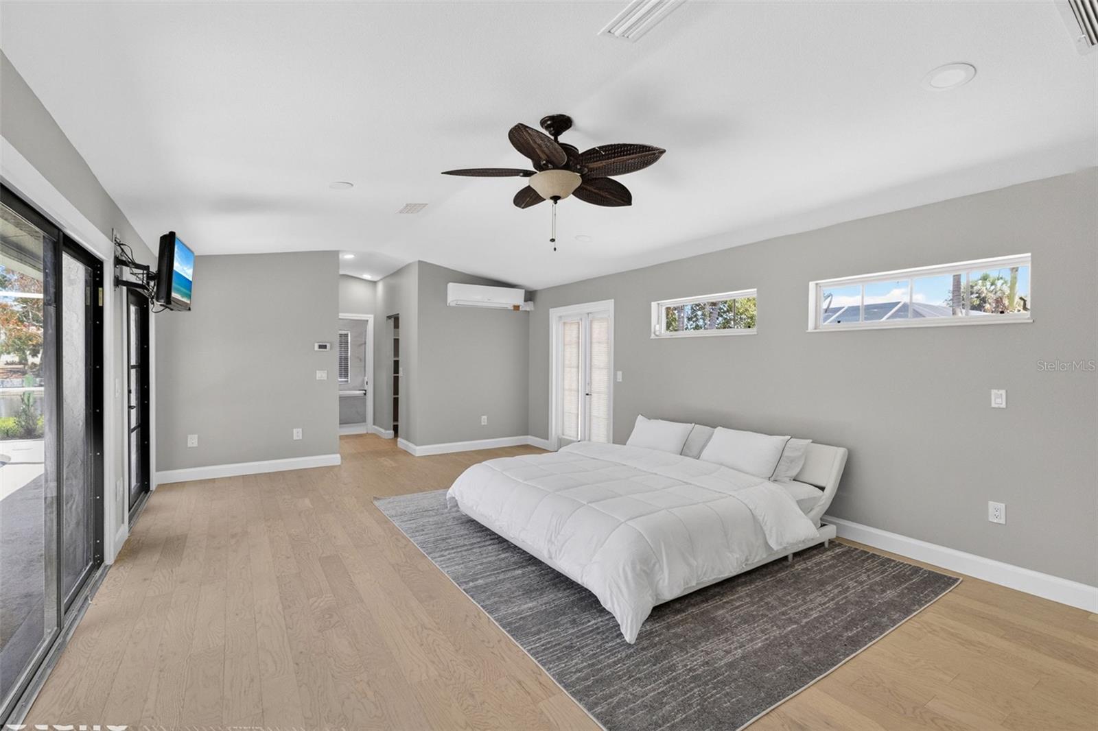 SARA SANDS - Residential