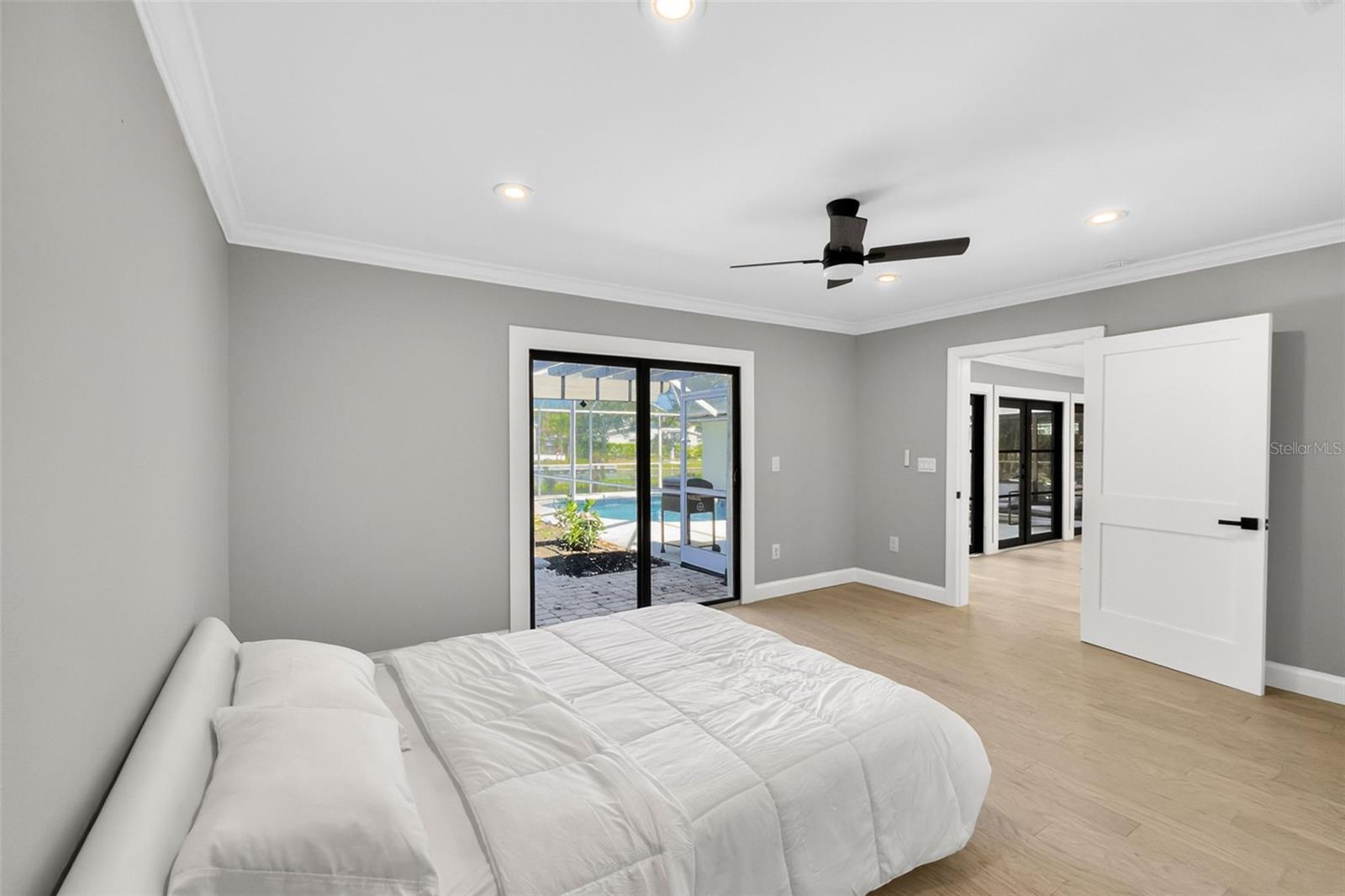 SARA SANDS - Residential