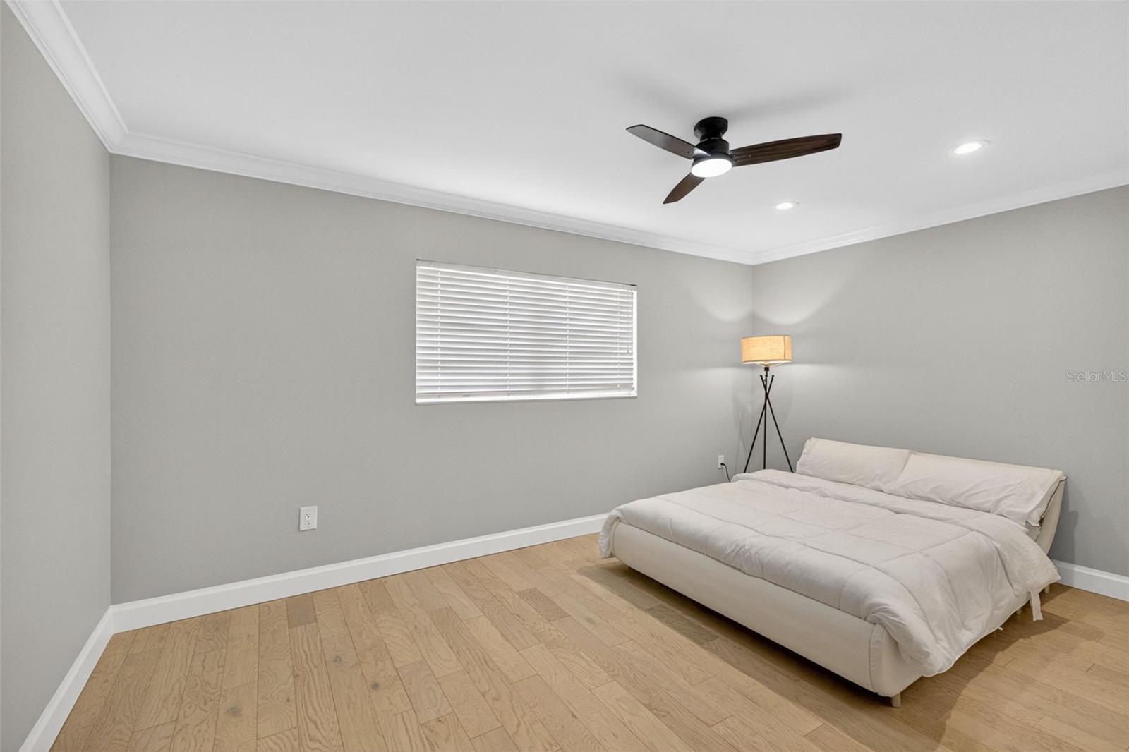 SARA SANDS - Residential
