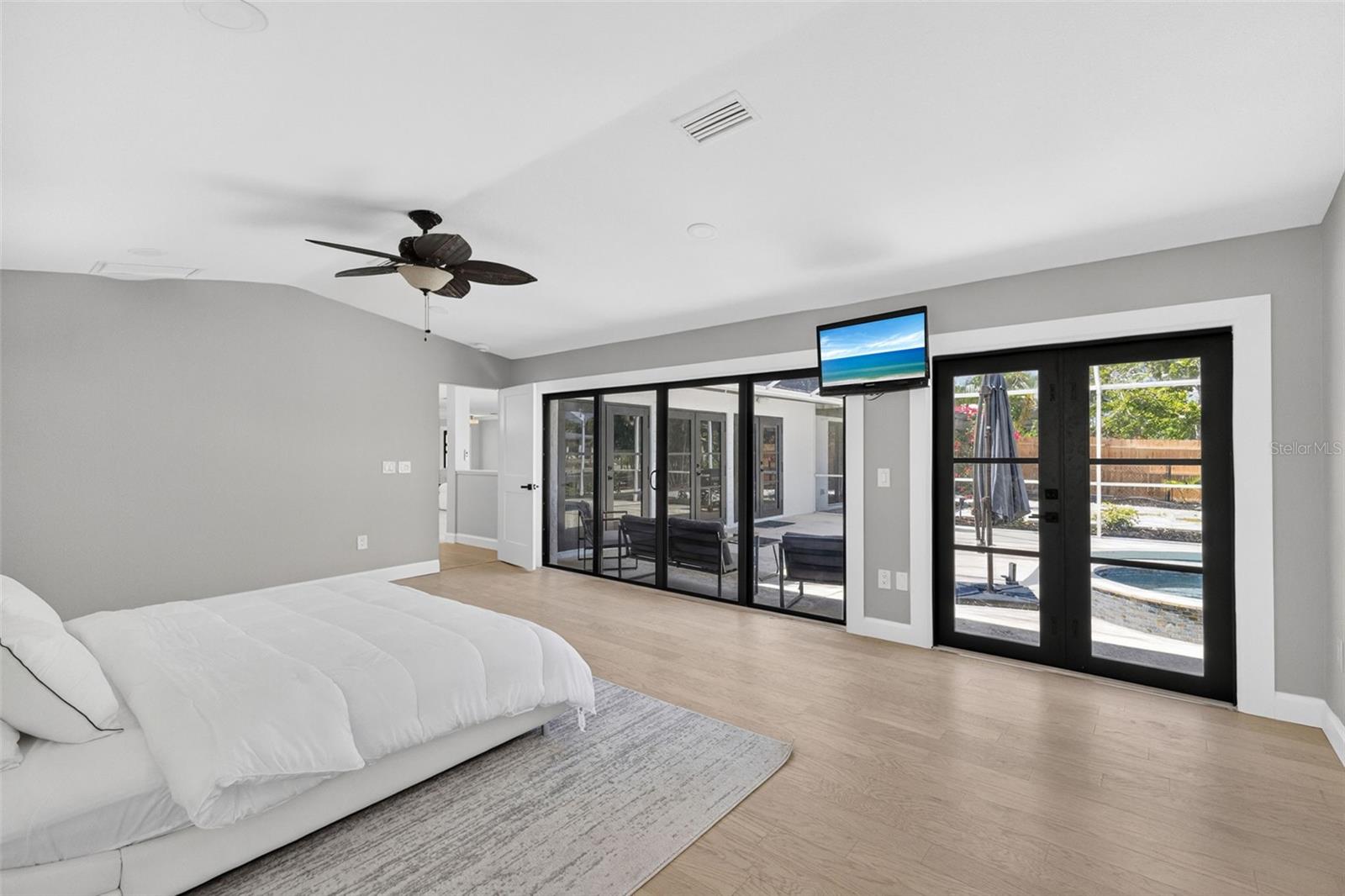 SARA SANDS - Residential