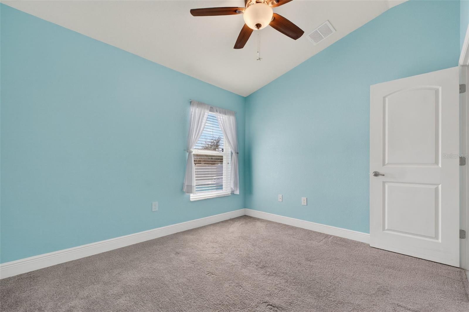 RIDGE/HLND MDWS - Residential