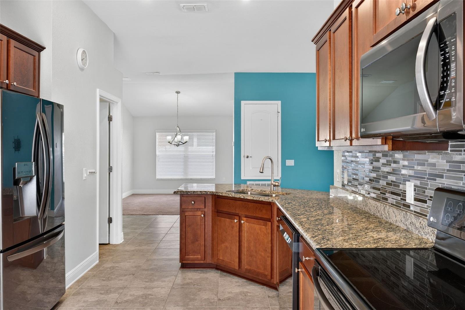 RIDGE/HLND MDWS - Residential