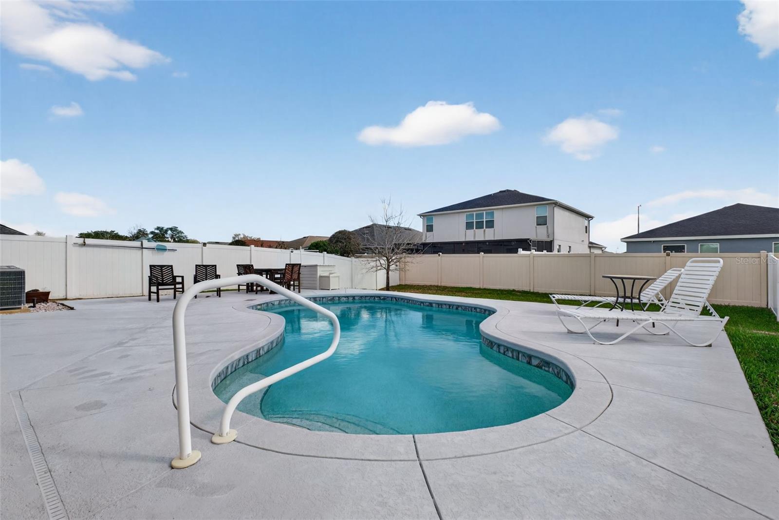 RIDGE/HLND MDWS - Residential