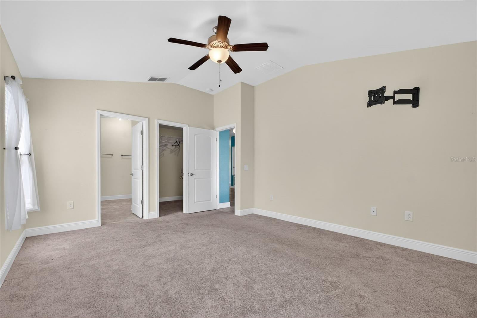 RIDGE/HLND MDWS - Residential