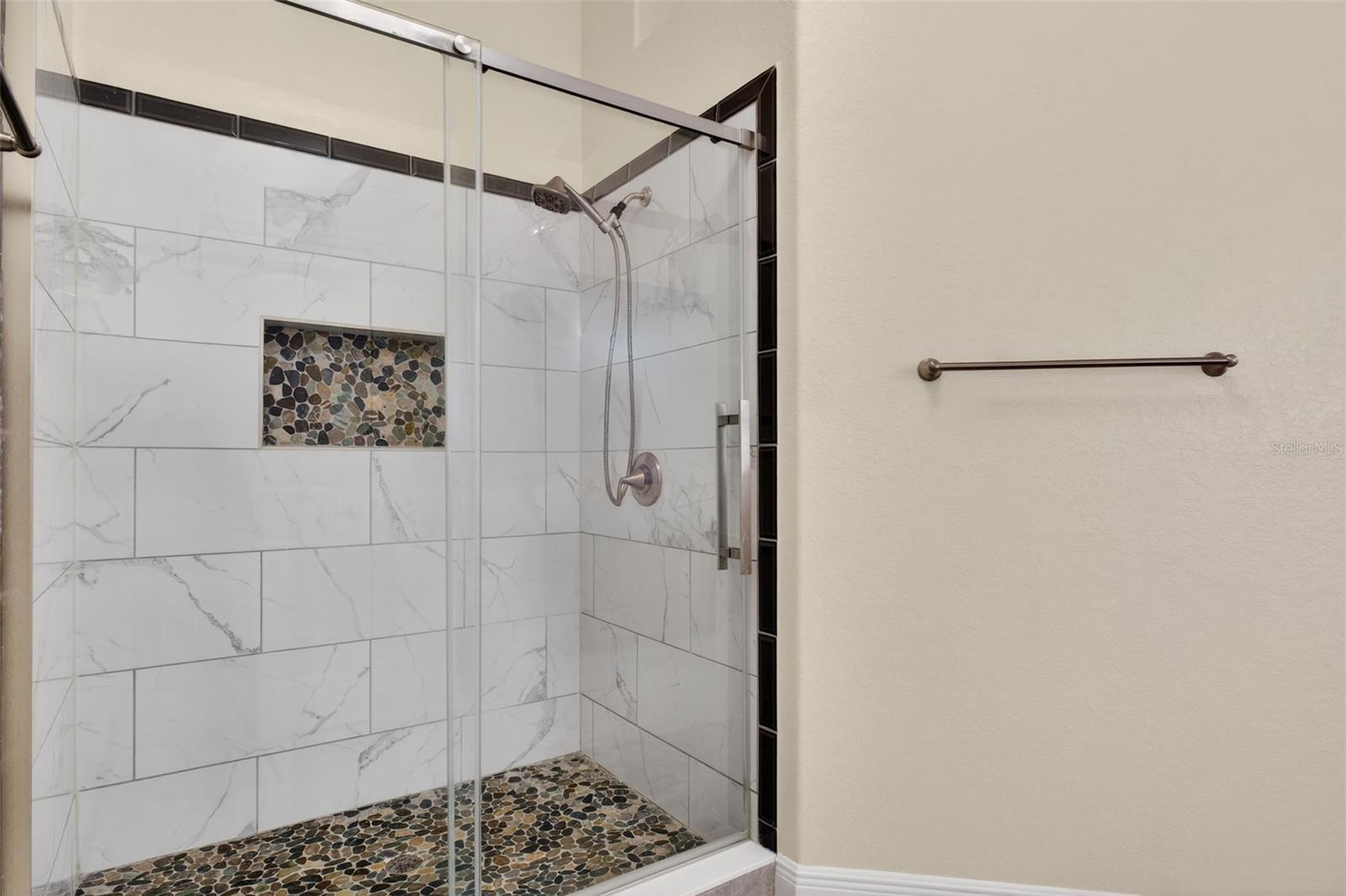 RIDGE/HLND MDWS - Residential