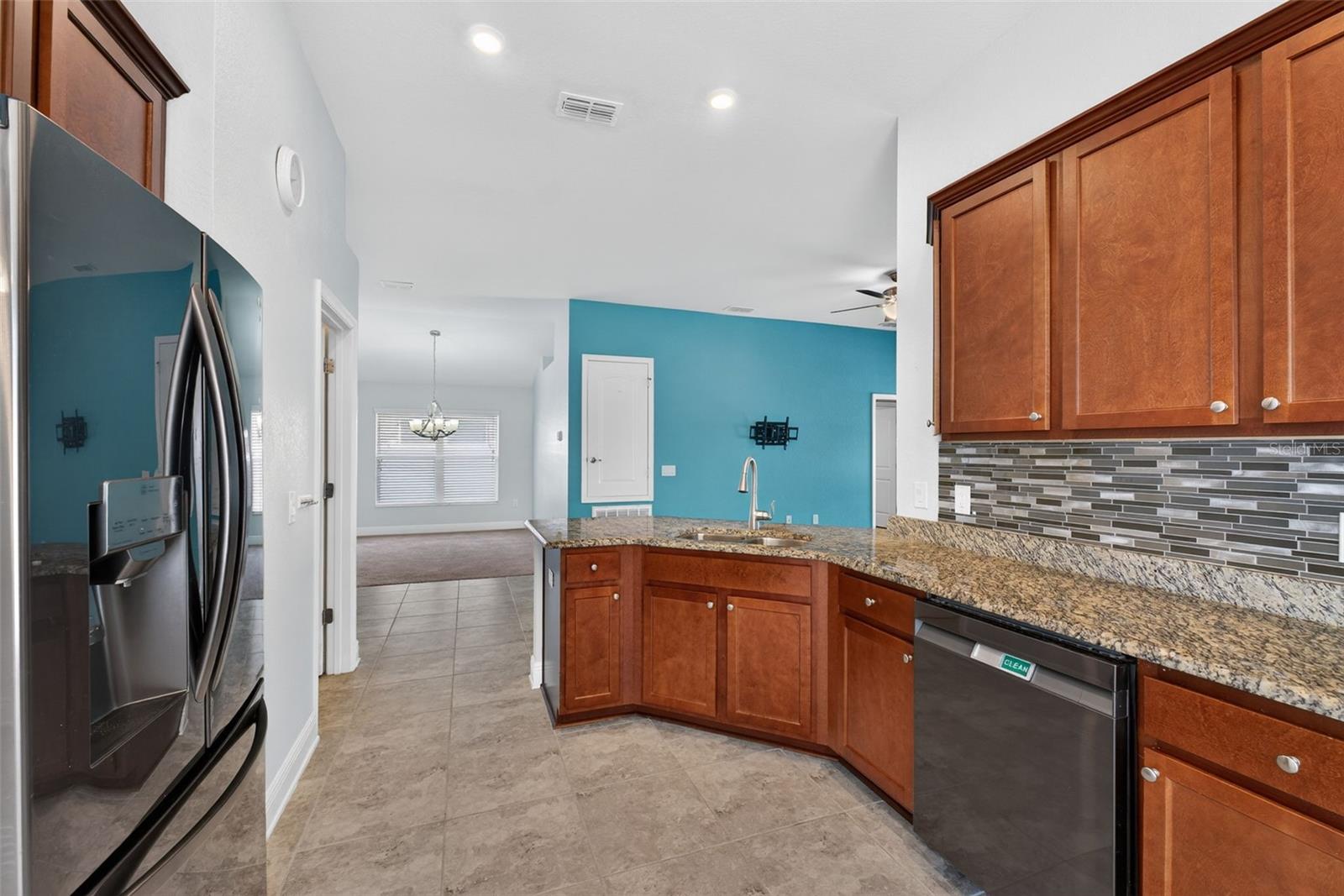 RIDGE/HLND MDWS - Residential