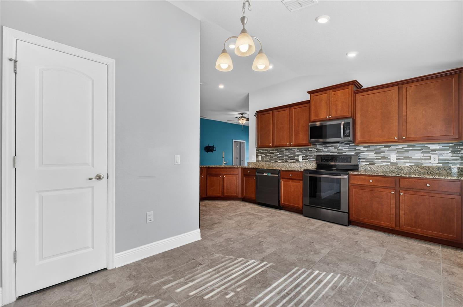 RIDGE/HLND MDWS - Residential