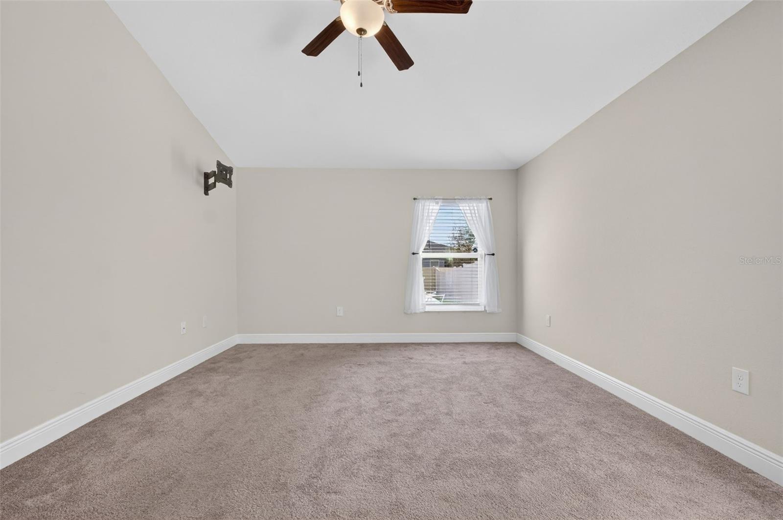 RIDGE/HLND MDWS - Residential