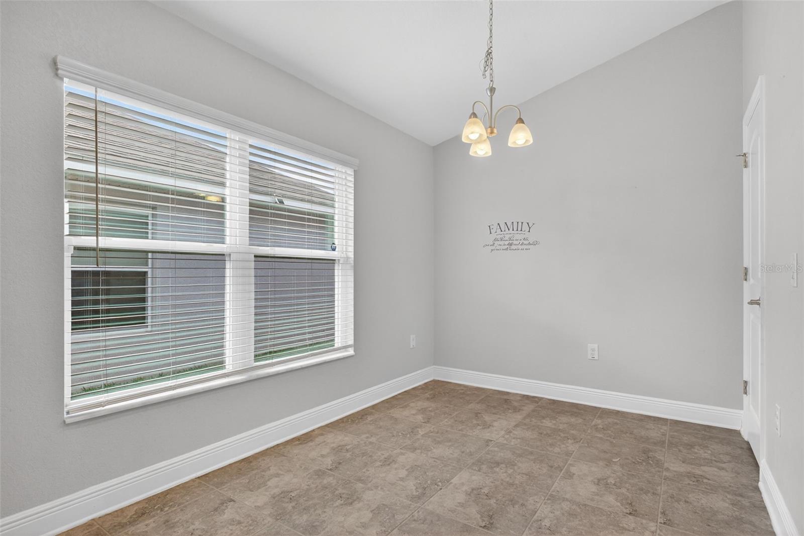 RIDGE/HLND MDWS - Residential