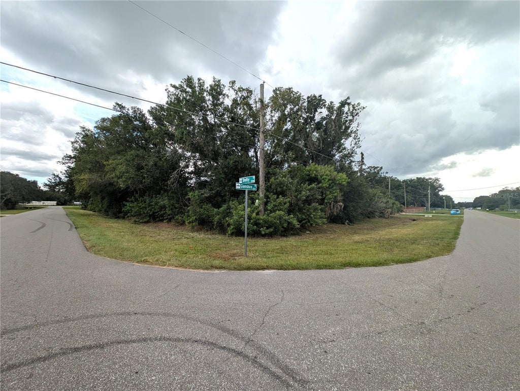 Photo of 12111 Glenshire Drive, Riverview, FL 33579 (MLS # TB8555536)