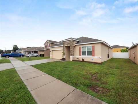 A home in AUBURNDALE