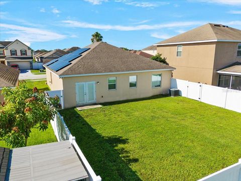 A home in AUBURNDALE