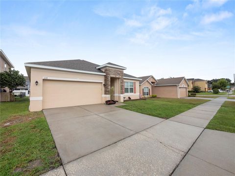 A home in AUBURNDALE