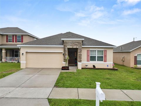 A home in AUBURNDALE