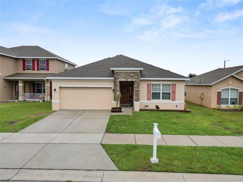 A home in AUBURNDALE