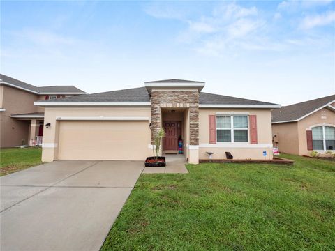 A home in AUBURNDALE