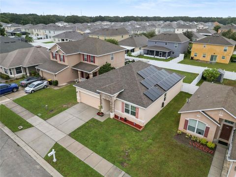 A home in AUBURNDALE