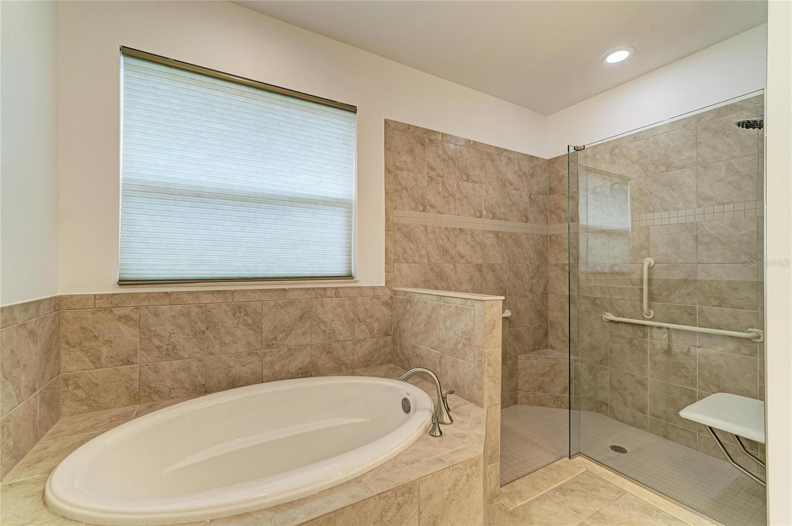 CARIBBEAN VILLAGE - Residential