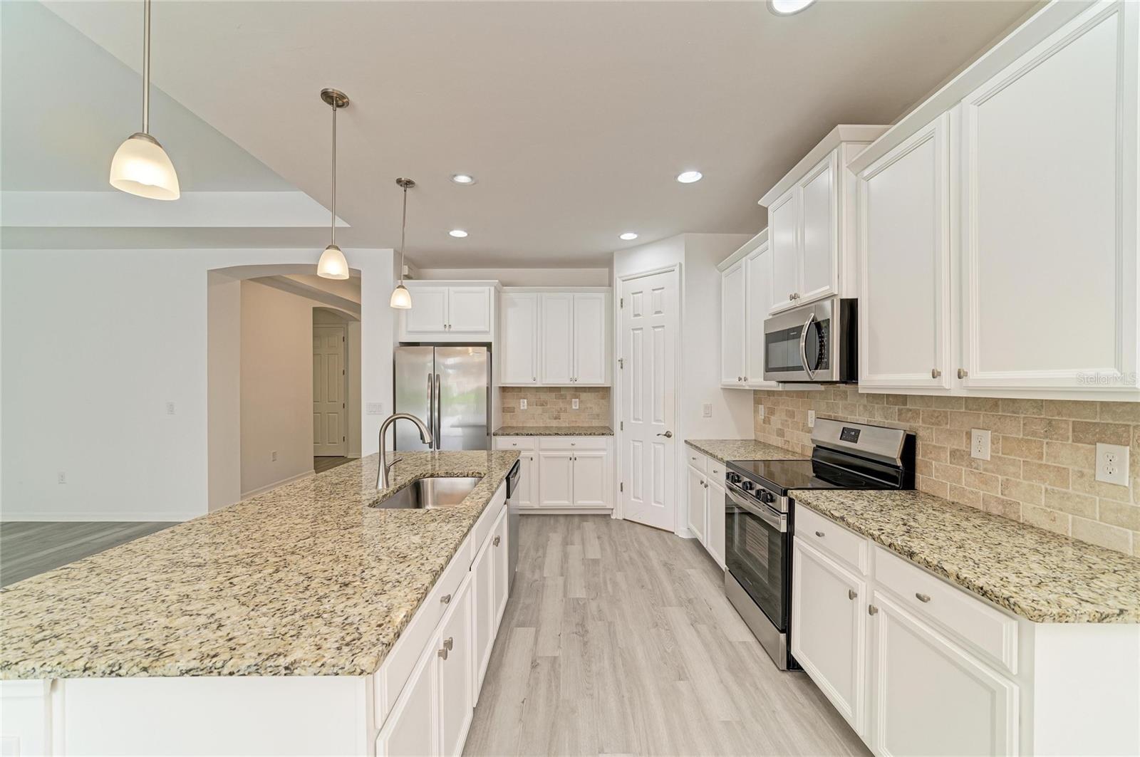 CARIBBEAN VILLAGE - Residential