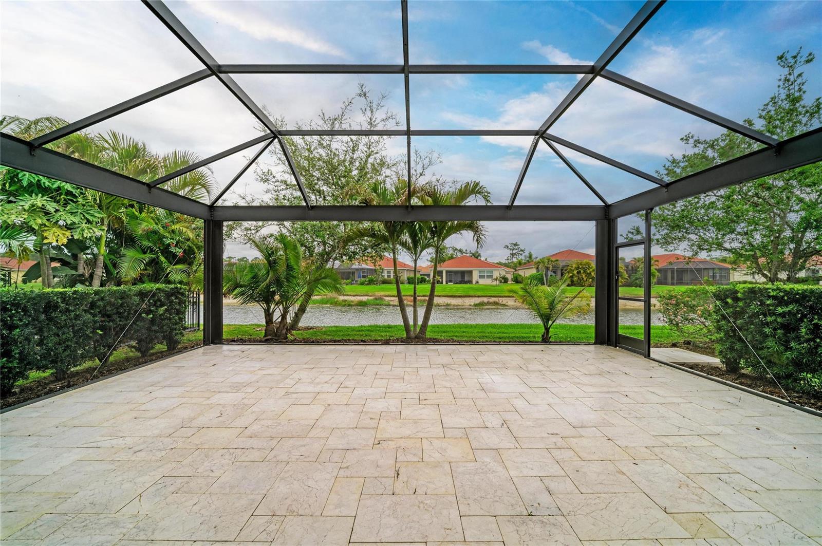 CARIBBEAN VILLAGE - Residential