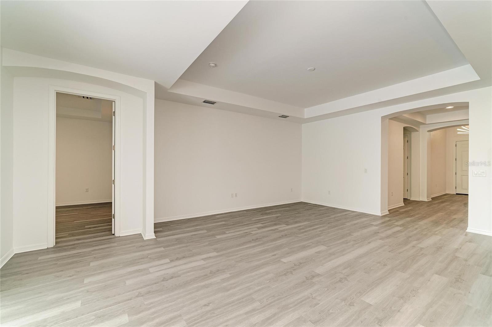 CARIBBEAN VILLAGE - Residential