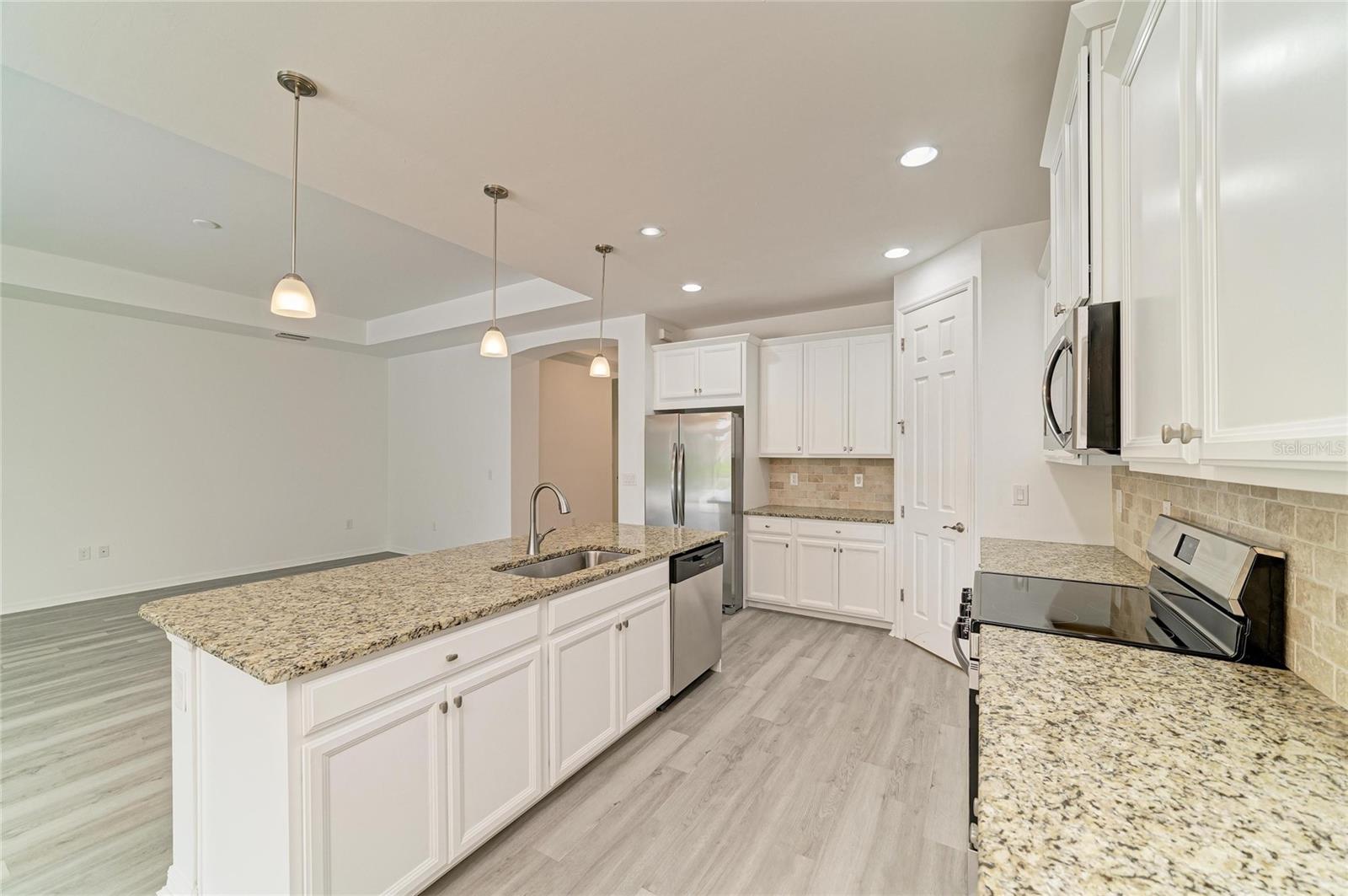 CARIBBEAN VILLAGE - Residential