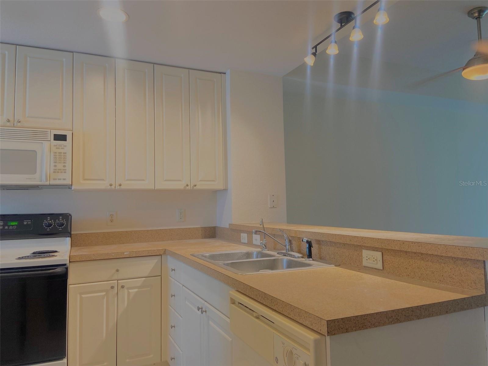 COLONY AT SABAL TRACE PH 01 - Residential Lease