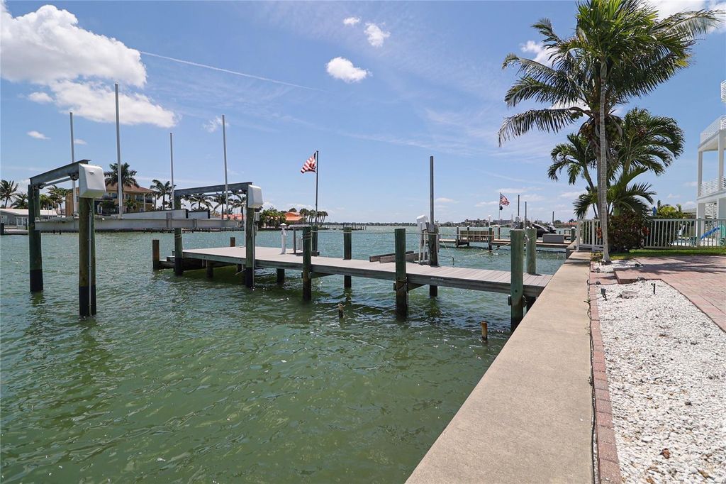 Photo of 11105 5th Street E, Treasure Island, FL 33706 (MLS # TB8463577)