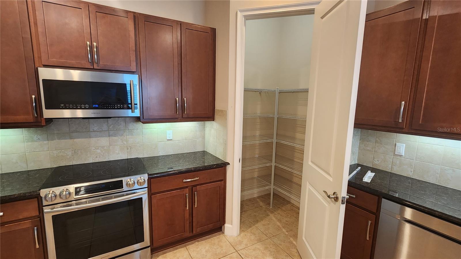 781 ALDENHAM LANE