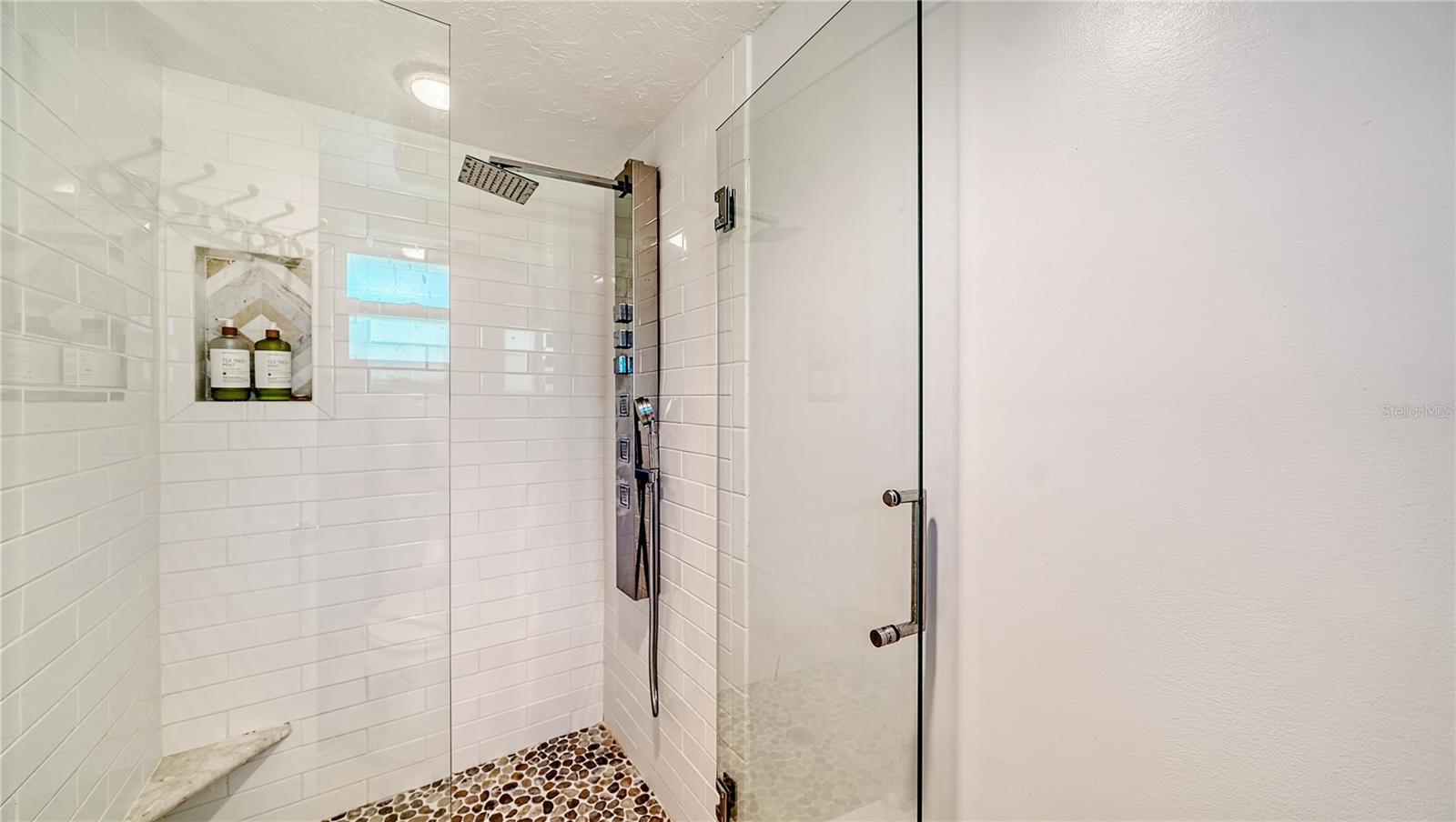 WINDWARD BAY AMD - Residential