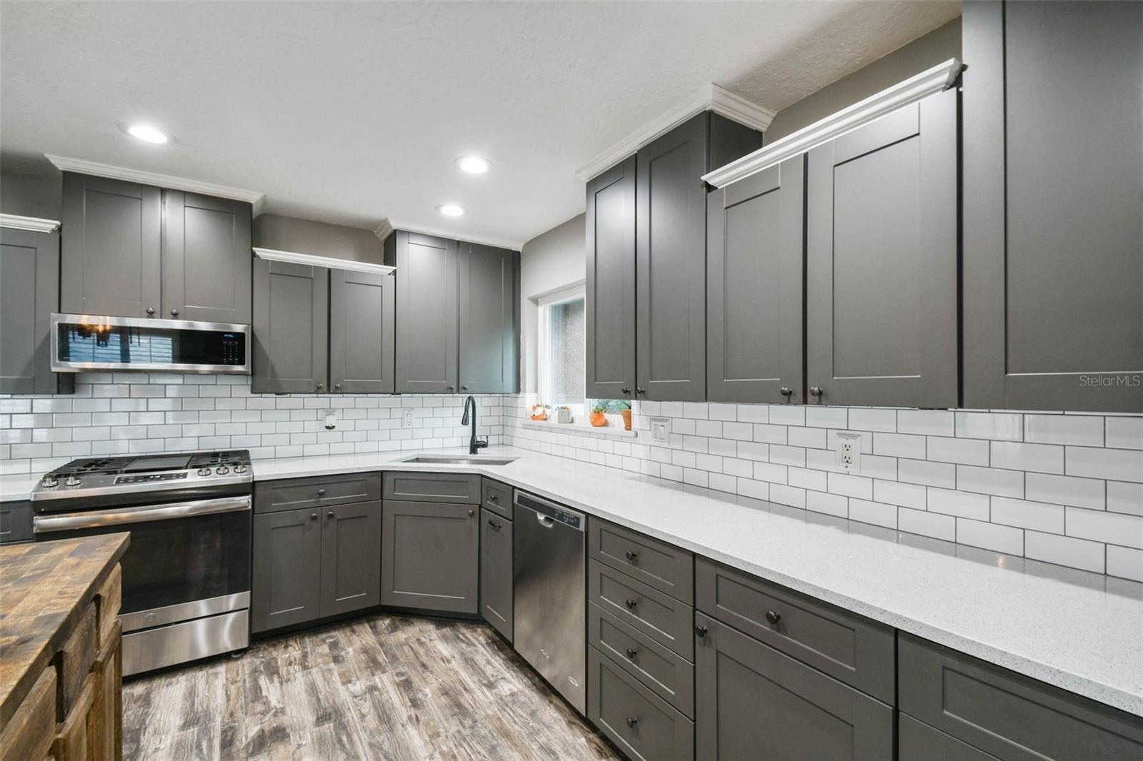 HOWELL COVE 2ND SEC - Residential